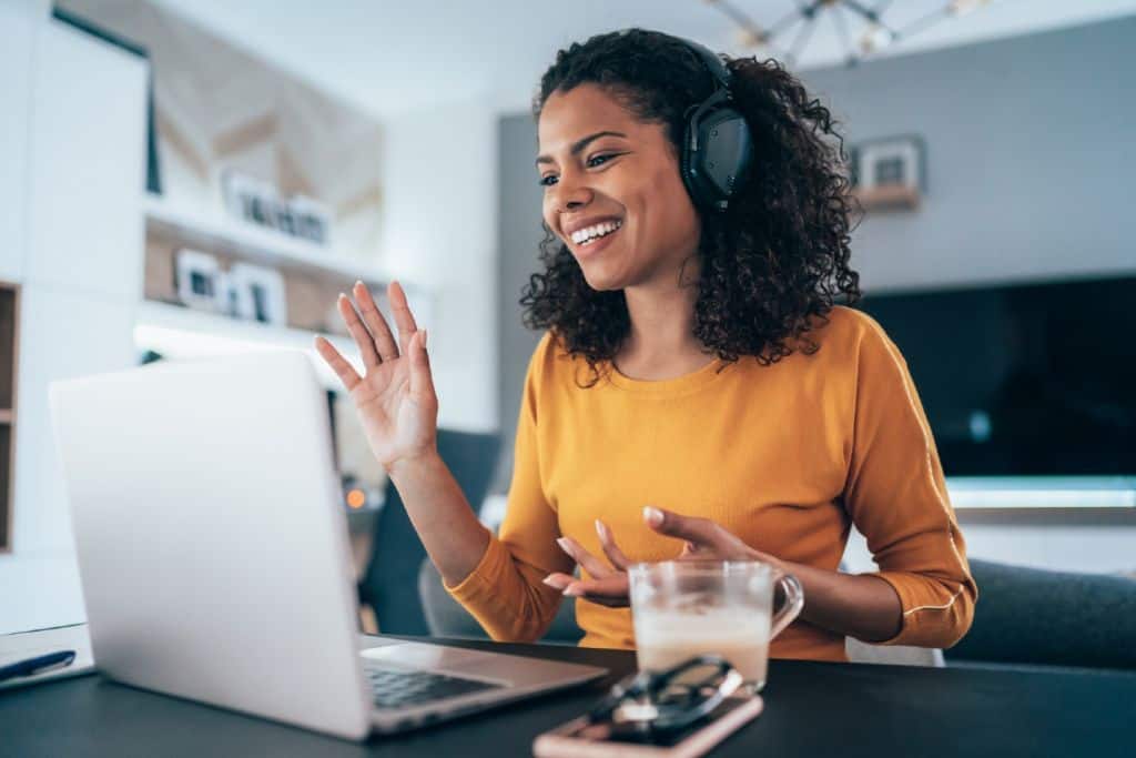 Google Meet or Zoom? Which Videoconferencing Platform is the Best Choice for Your Business?