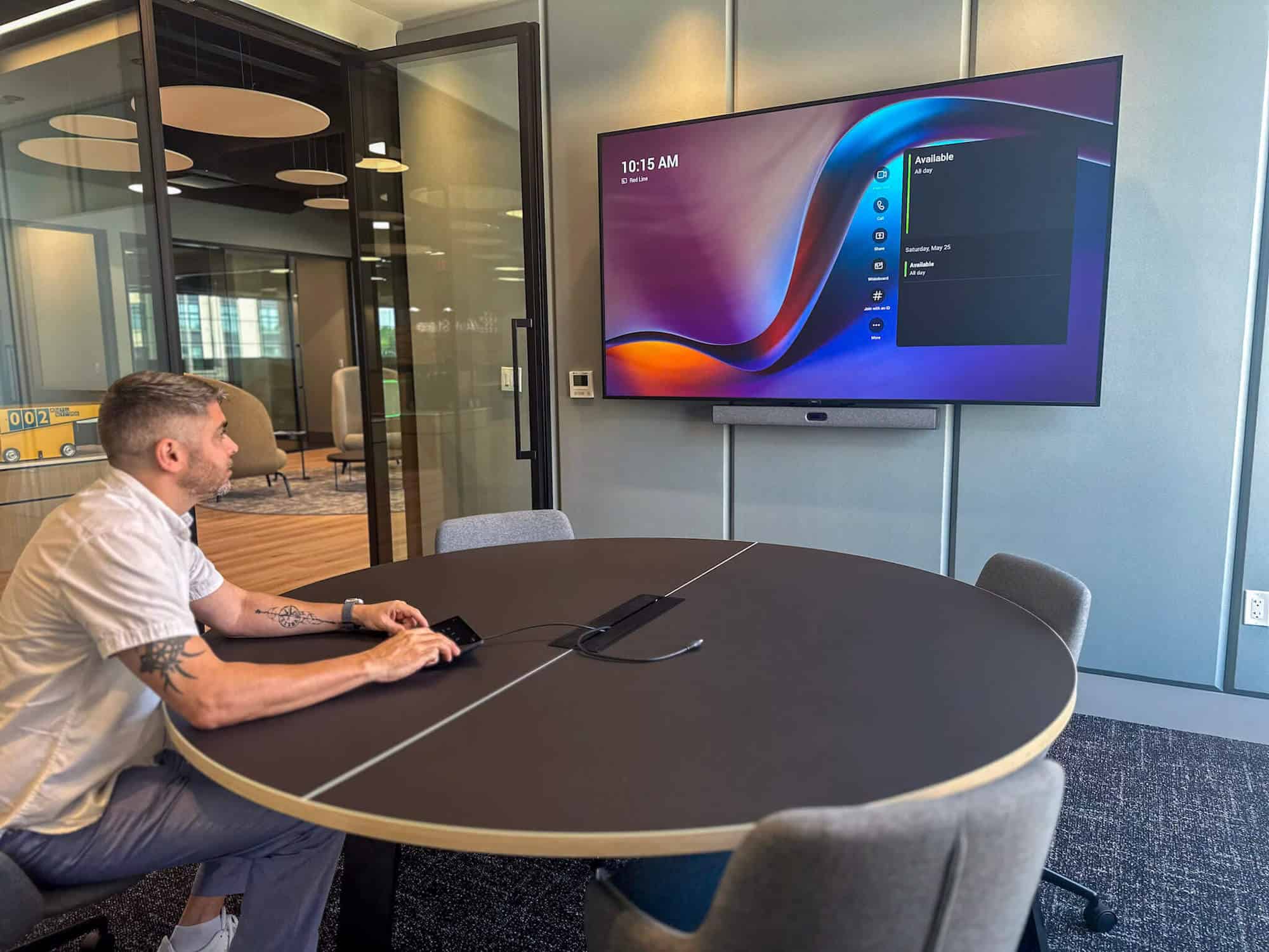 Creating The Ultimate Teams Room: Design, Setup & Equipment Guide